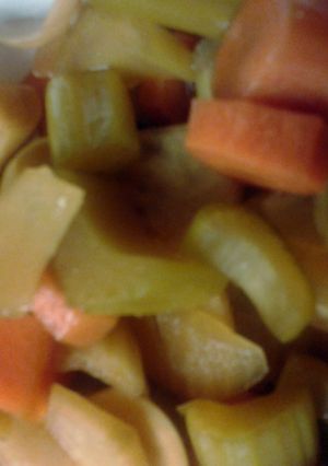 A picture of pickled veggies.