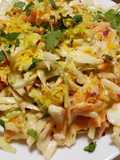 Ensalada agridulce de repollo, zanahorias y rábano