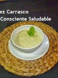 Una foto de Crema de calabacín y tofu
