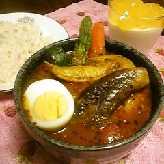 A picture of Chicken and Tomato Soup Curry.