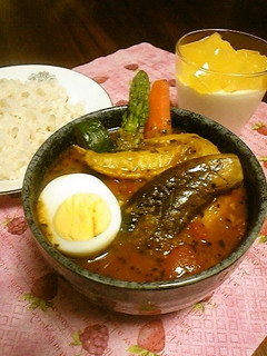 A picture of Chicken and Tomato Soup Curry.