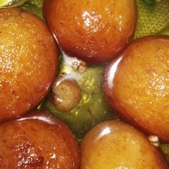 A picture of Bread gulab jamun.