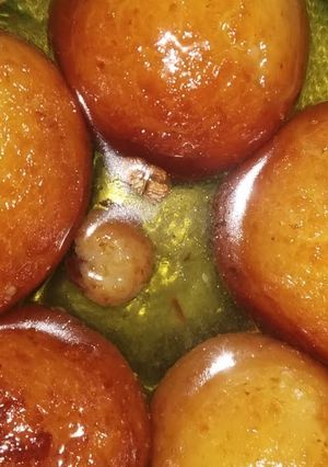 A picture of Bread gulab jamun.