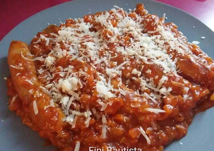 Salchichas con salsa de tomate