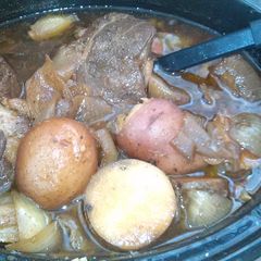 A picture of Nikki's Roast and Potatoes.