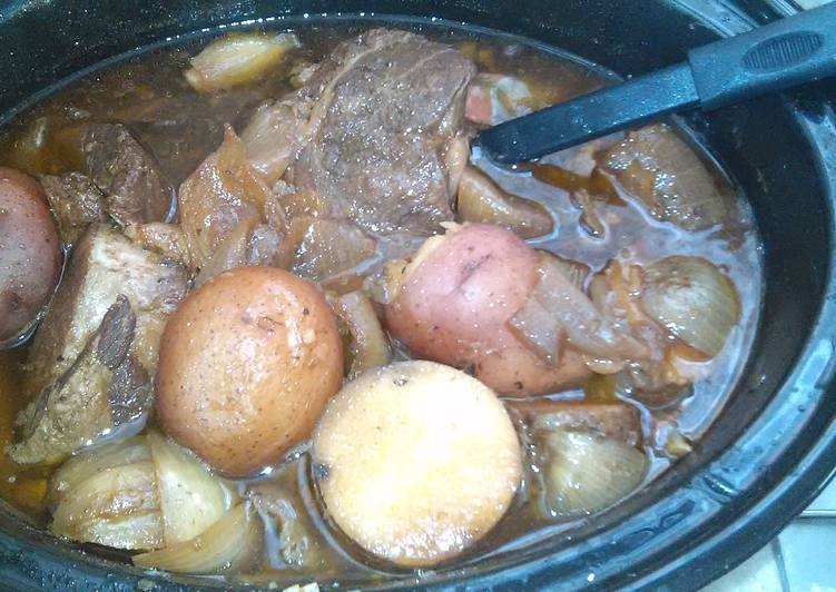 How to Make Tasty Nikki's Roast and Potatoes