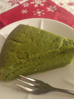 A picture of No Butter Matcha Cake with Tofu and Cream.