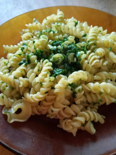 Una foto de Fideos con pesto😋