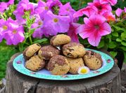 Una foto de galletitas de zanahoria