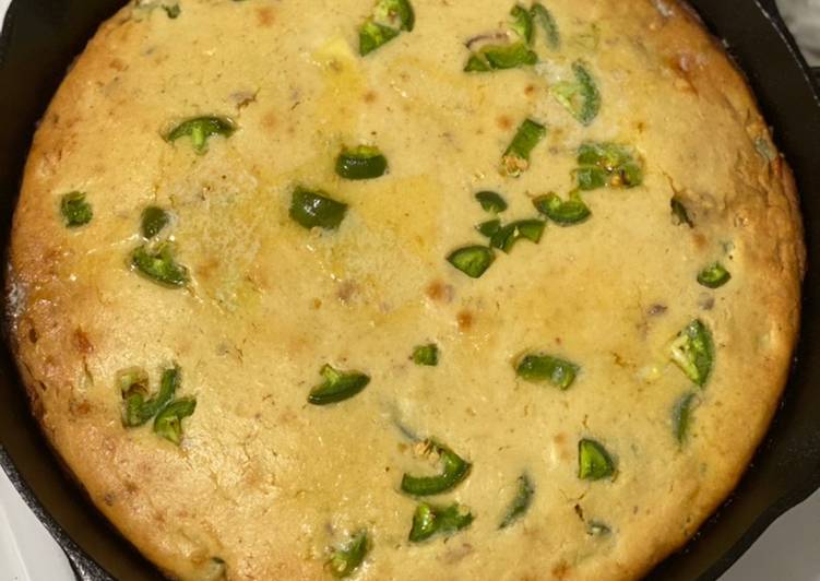 Step-by-Step Guide to Make Quick Jalapeño Popper Corncake Skillet