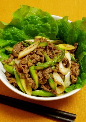 A picture of Stir Fried Beef and Asparagus in Oyster Sauce.
