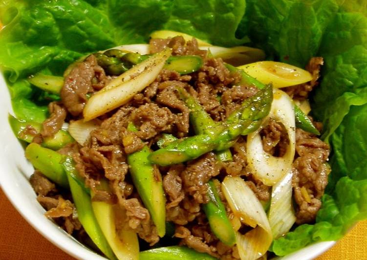 Steps to Prepare Super Quick Homemade Stir Fried Beef and Asparagus in Oyster Sauce