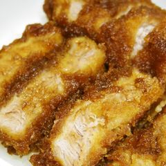 A picture of Katsu Rice Bowl with Japanese Worcestershire-style Sauce.