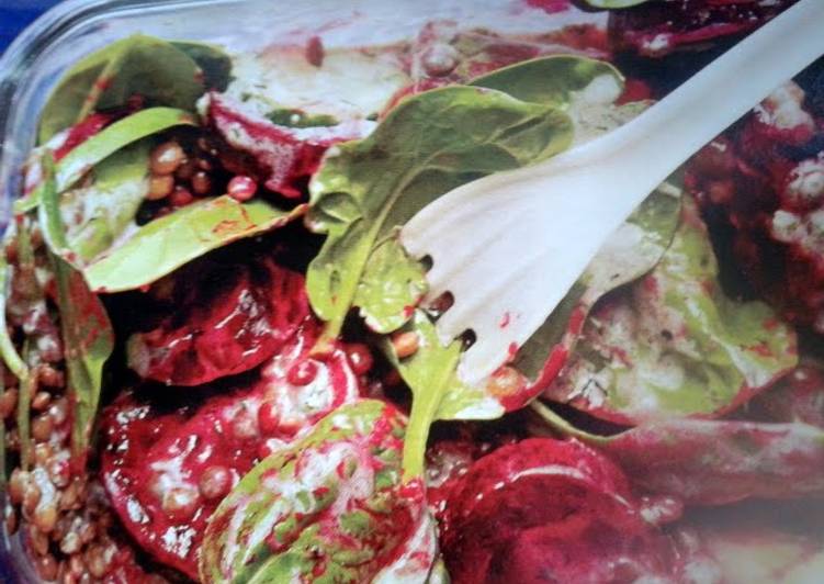 Beetroot, baby spinach and lentil salad