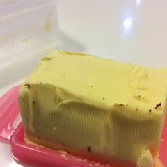 A picture of TIP : Clean Hands with Butter.