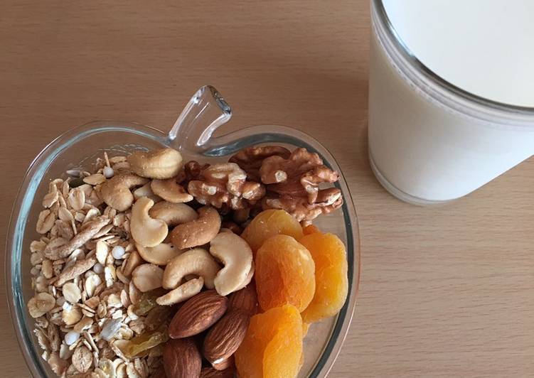 Bagaimana Membuat Mixed Grain Muesli with Apricot yang Enak
