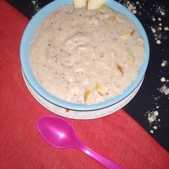 A picture of Apple oats Cinnamon Bowl.