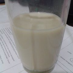 A picture of Instant milky matcha with honey.