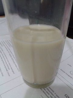 A picture of Instant milky matcha with honey.