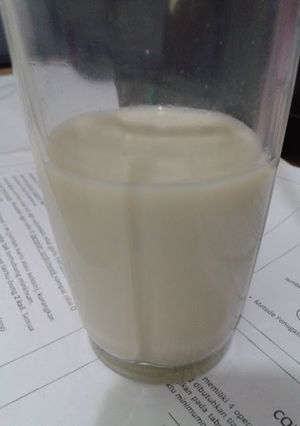 A picture of Instant milky matcha with honey.
