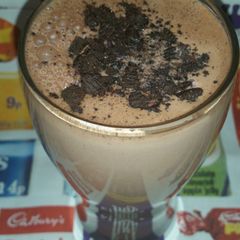 A picture of Oreo chocolate milkshake.