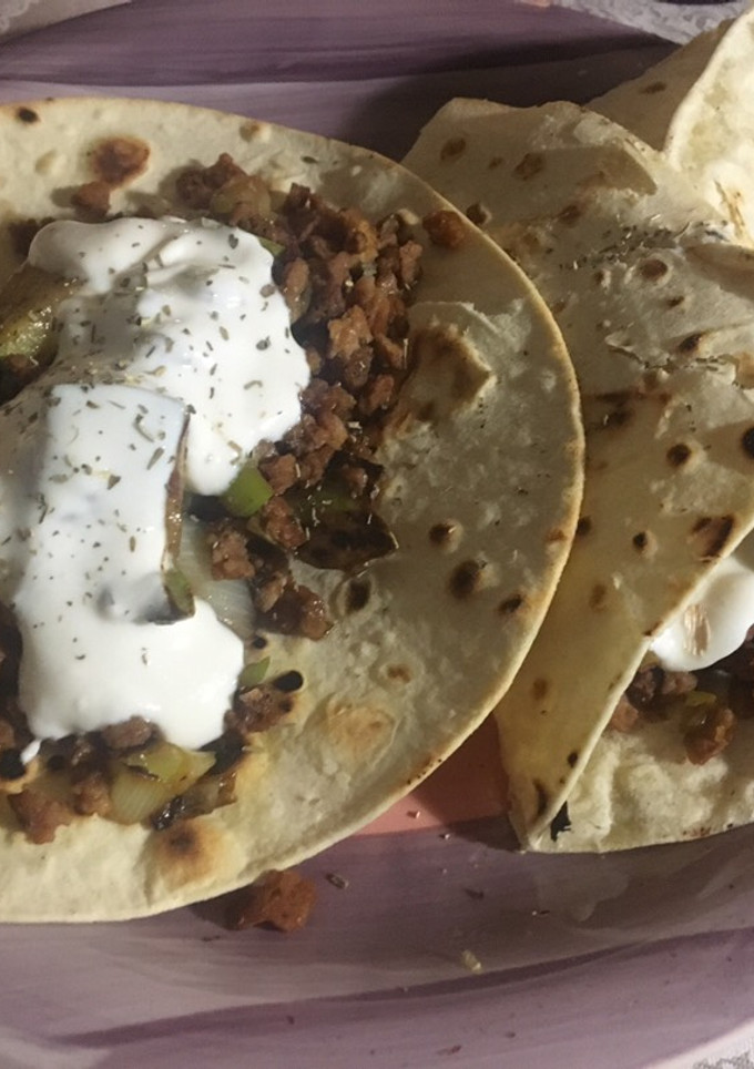 Una foto de Fajitas veganas de calabacín y Soja texturizada