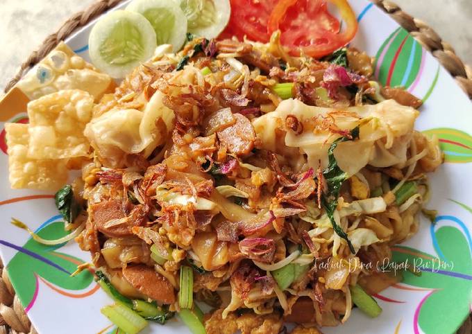 Kwetiau Goreng Special Pangsit