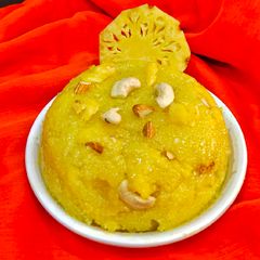 A picture of Pinaaple Kesri / Sheera/ Halwa.