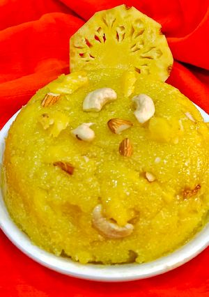 A picture of Pinaaple Kesri / Sheera/ Halwa.