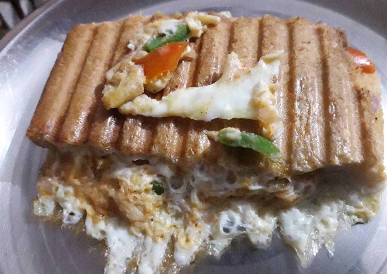 Bread omelette sandwich