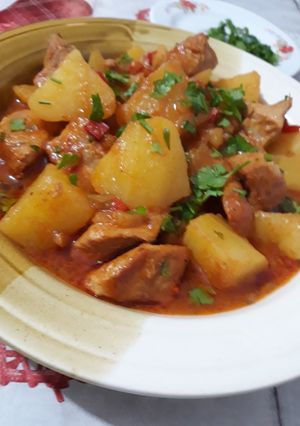 O poză a rețetei Gulaș cu carne de porc și legume.