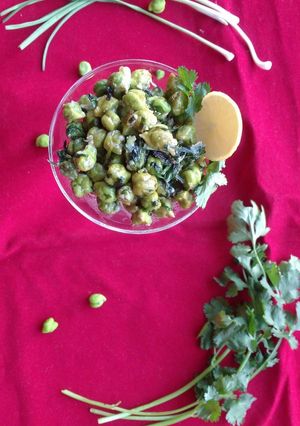A picture of Garlicky green gram.