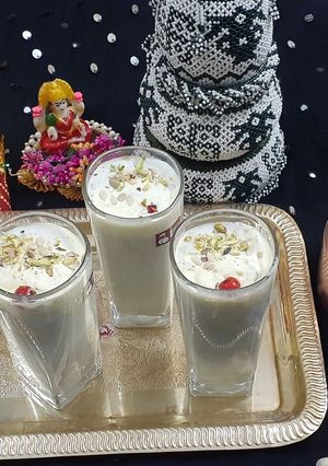 રજવાડી ઠંડાઈ (Rajwadi Thandai Recipe In Gujarati) રેસીપી મુખ્ય ફોટો
