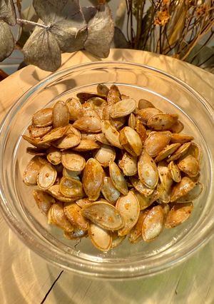 Una foto de Pipas de calabaza sazonadas - Receta de aprovechamiento