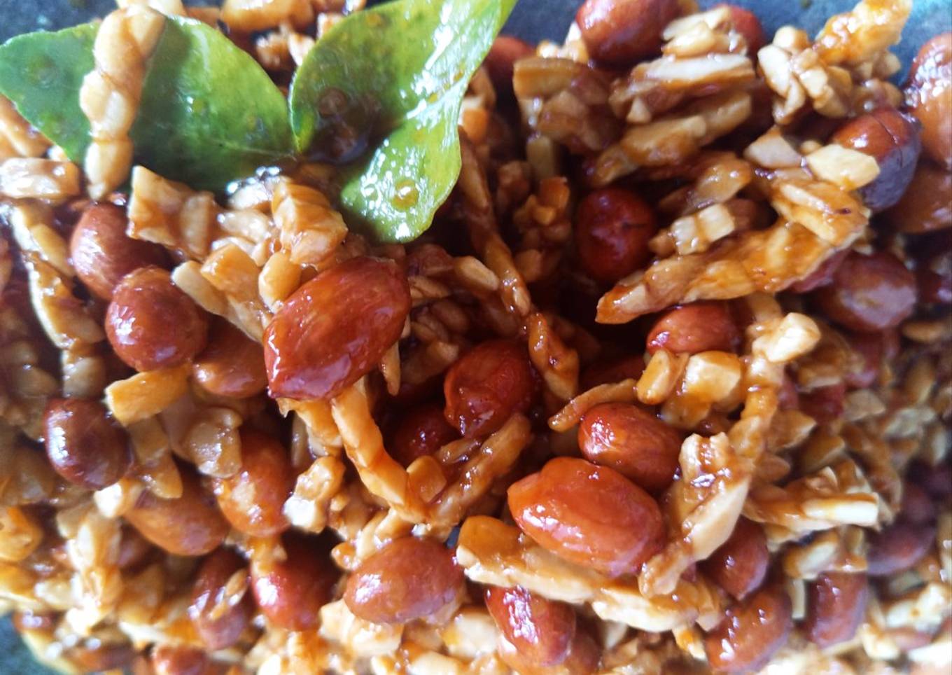 Kering tempe dan kacang