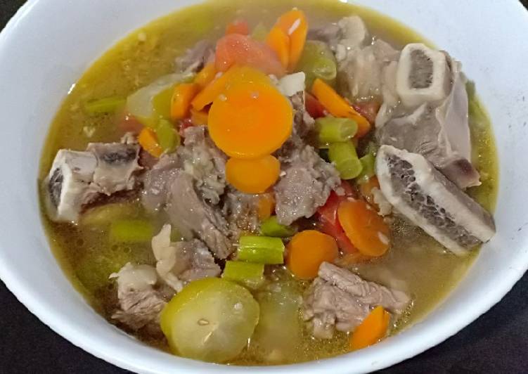 Resep SOP iga asem presto yang Enak