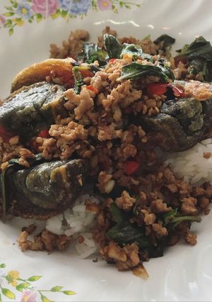 รูปของ กะเพราคั่วไข่เยี่ยวม้า
