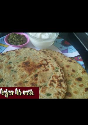बाजरे की रोटी रेसिपी मुख्य फोटो