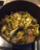 Cá Cam Kho Dưa, hành muối.