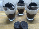 Cheesecake trifle de Oreo en vasitos