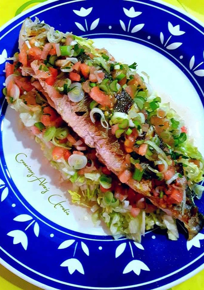 Una foto de Boga de bajura a la plancha torrada con picadillo