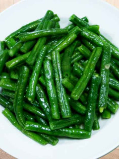【厚生廚房】蒜炒菜豆 的食譜成品照片