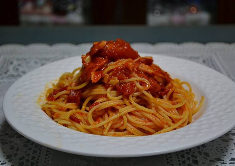 Recipe of Speedy Delicious Pasta with Tomatoes and Tuna