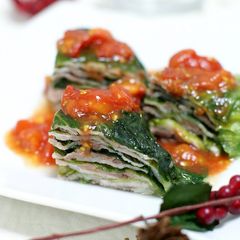 A picture of Easy Steamed Layered Pork & Lettuce in the Microwave.