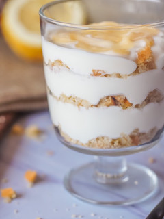 Una foto de Vasitos de yogur "lemon pie"