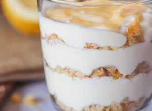 Una foto de Vasitos de yogur "lemon pie"
