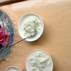 A picture of Green Apple Frozen Yoghurt Ice Cream.