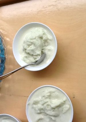 A picture of Green Apple Frozen Yoghurt Ice Cream.