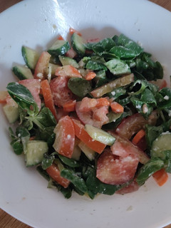 Una foto de Ensalada con feta (81 kcal)