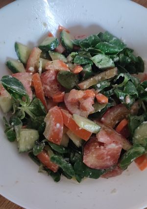 Una foto de Ensalada con feta (81 kcal)